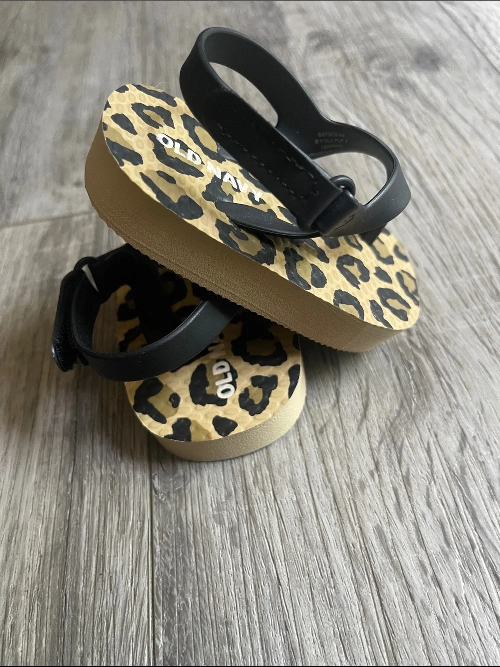 Old Navy Leopard Print Toddler Sandals with Black Straps 3-6 months